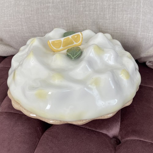 Lemon meringue pie - lemon,